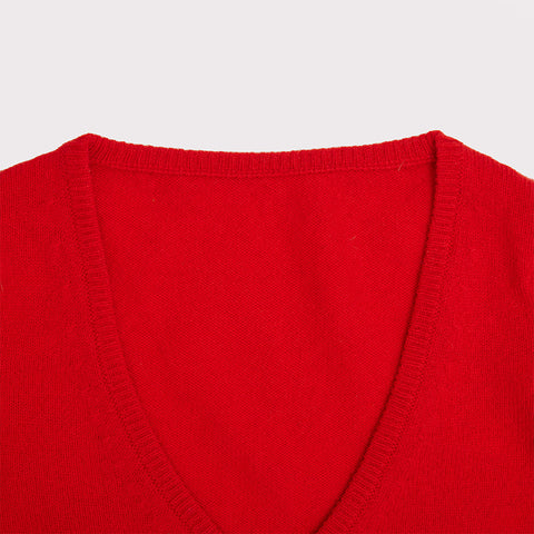 Close up of the neckline on the 'Debbie' knit 
