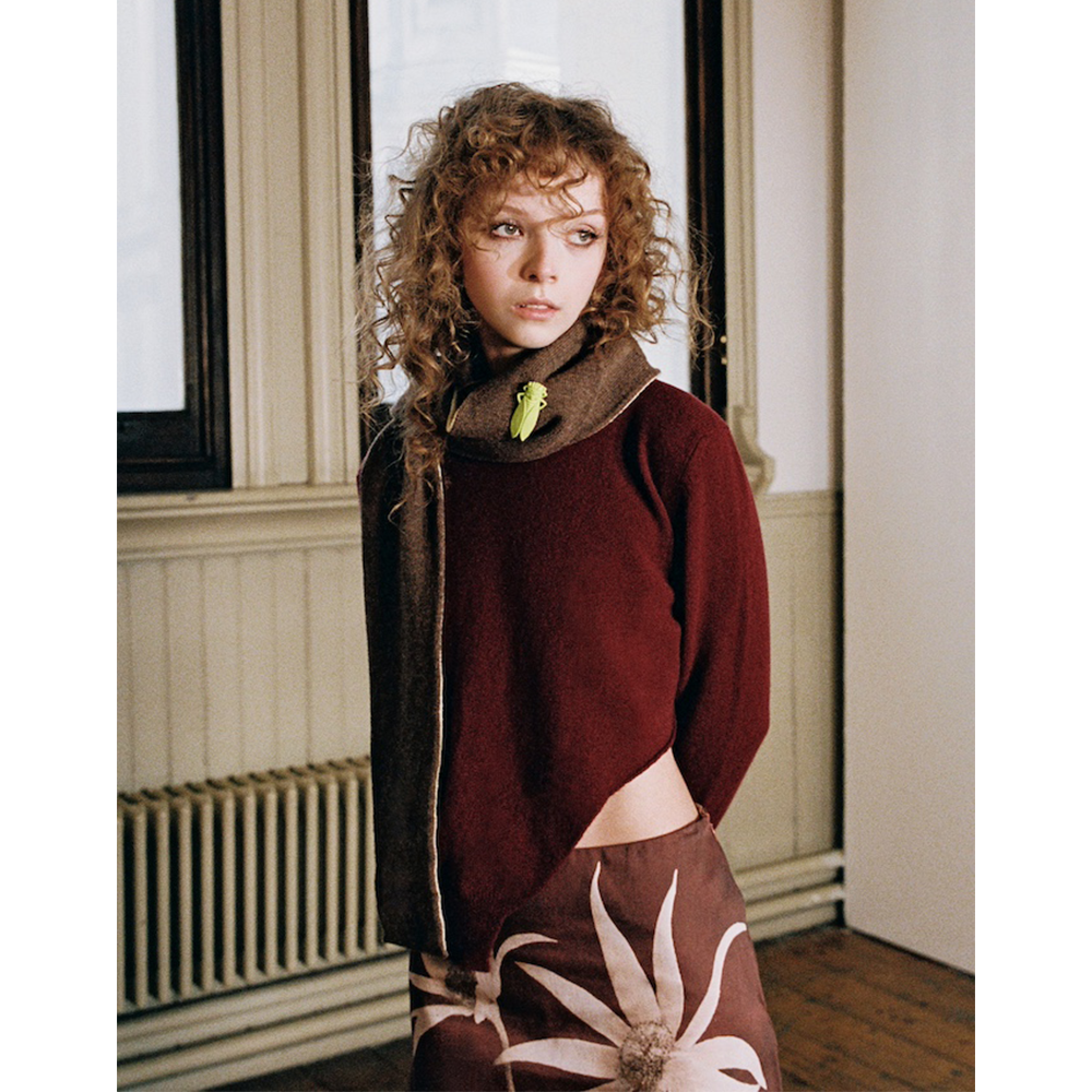 Model wearing HADES Beetle scarf