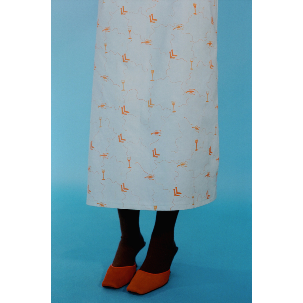 Up close of the Dorothea skirt worn by a model.